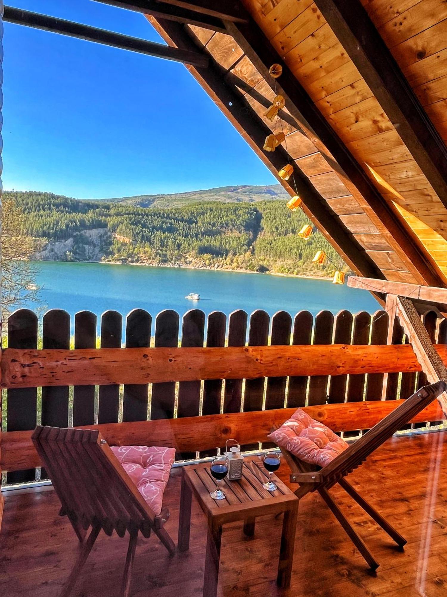 Zavojsko Jezero - Vila Jezero Pirot Bagian luar foto