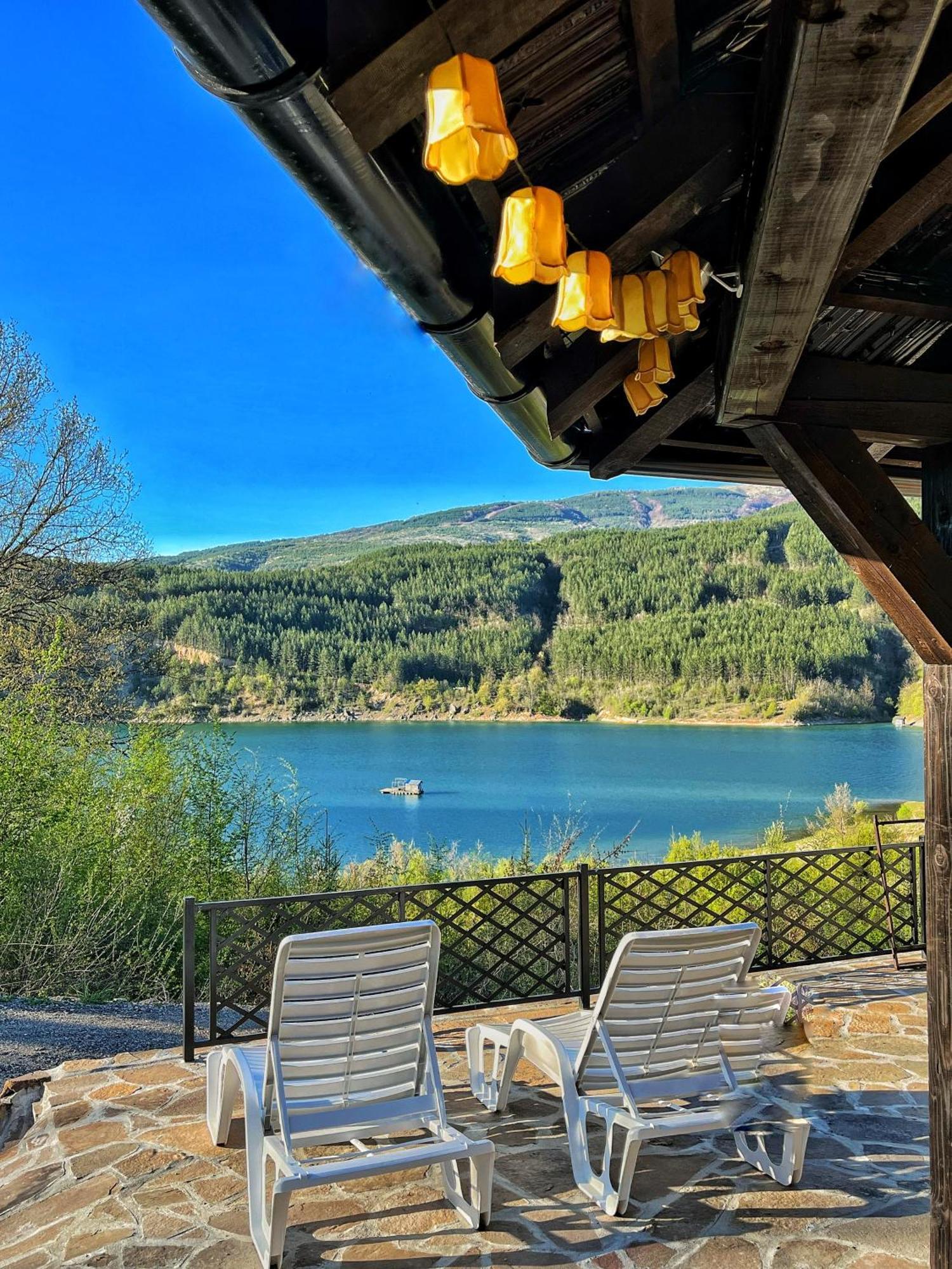 Zavojsko Jezero - Vila Jezero Pirot Bagian luar foto