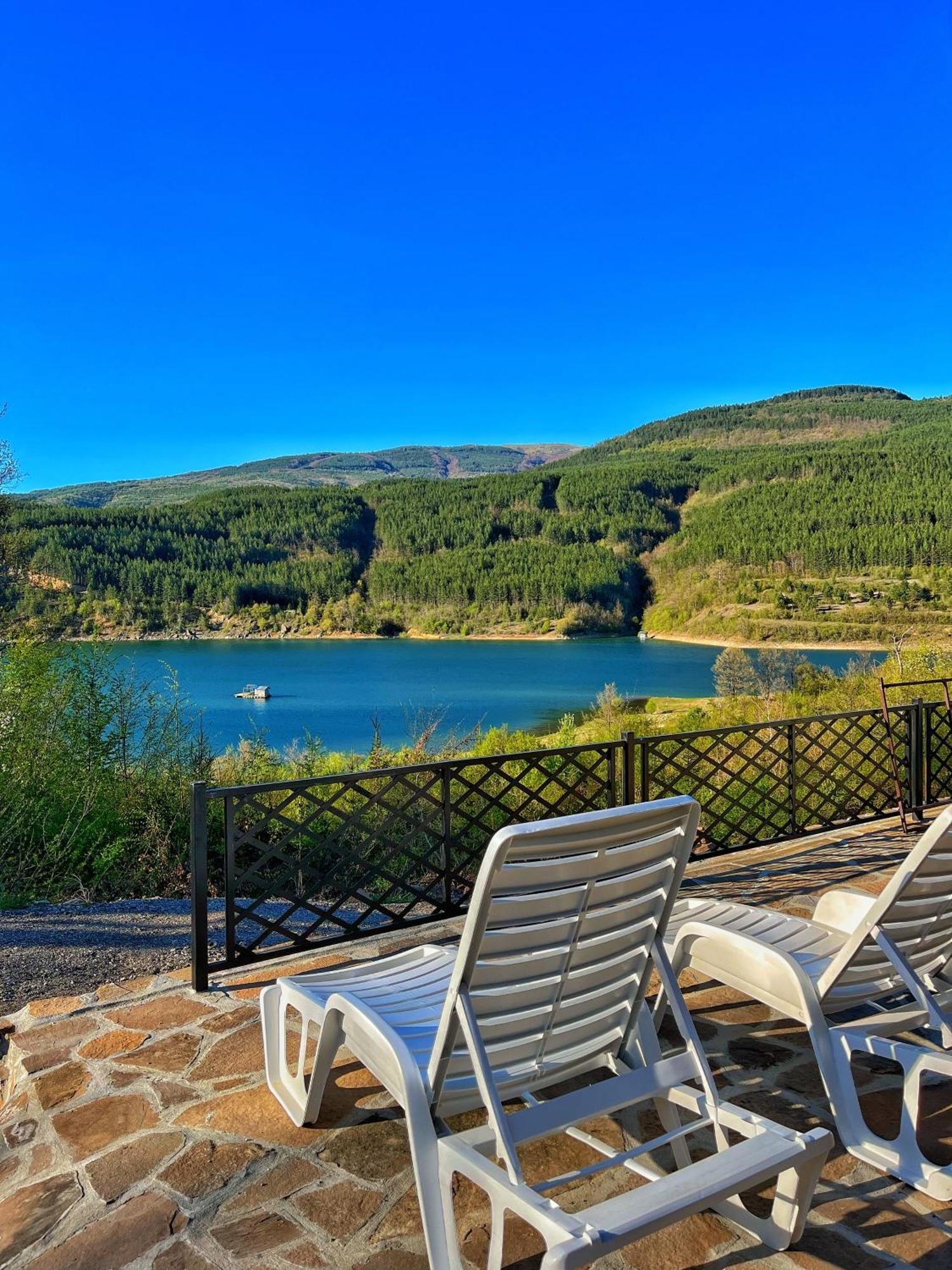 Zavojsko Jezero - Vila Jezero Pirot Bagian luar foto